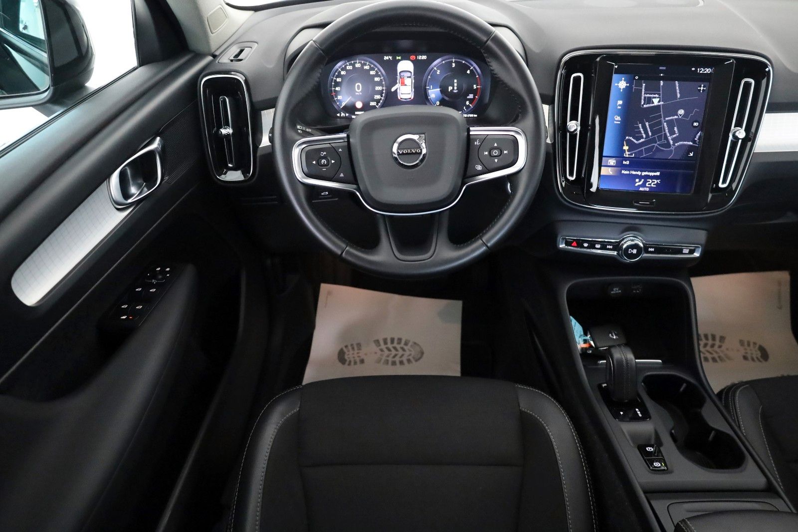 Fahrzeugabbildung Volvo XC40 Momentum Pro,T.Leder,Navi,LED,Kamera,