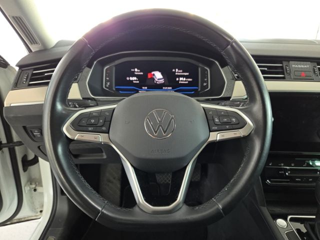Passat Variant Elegance 2.0 TDI DSG LED NAV APP