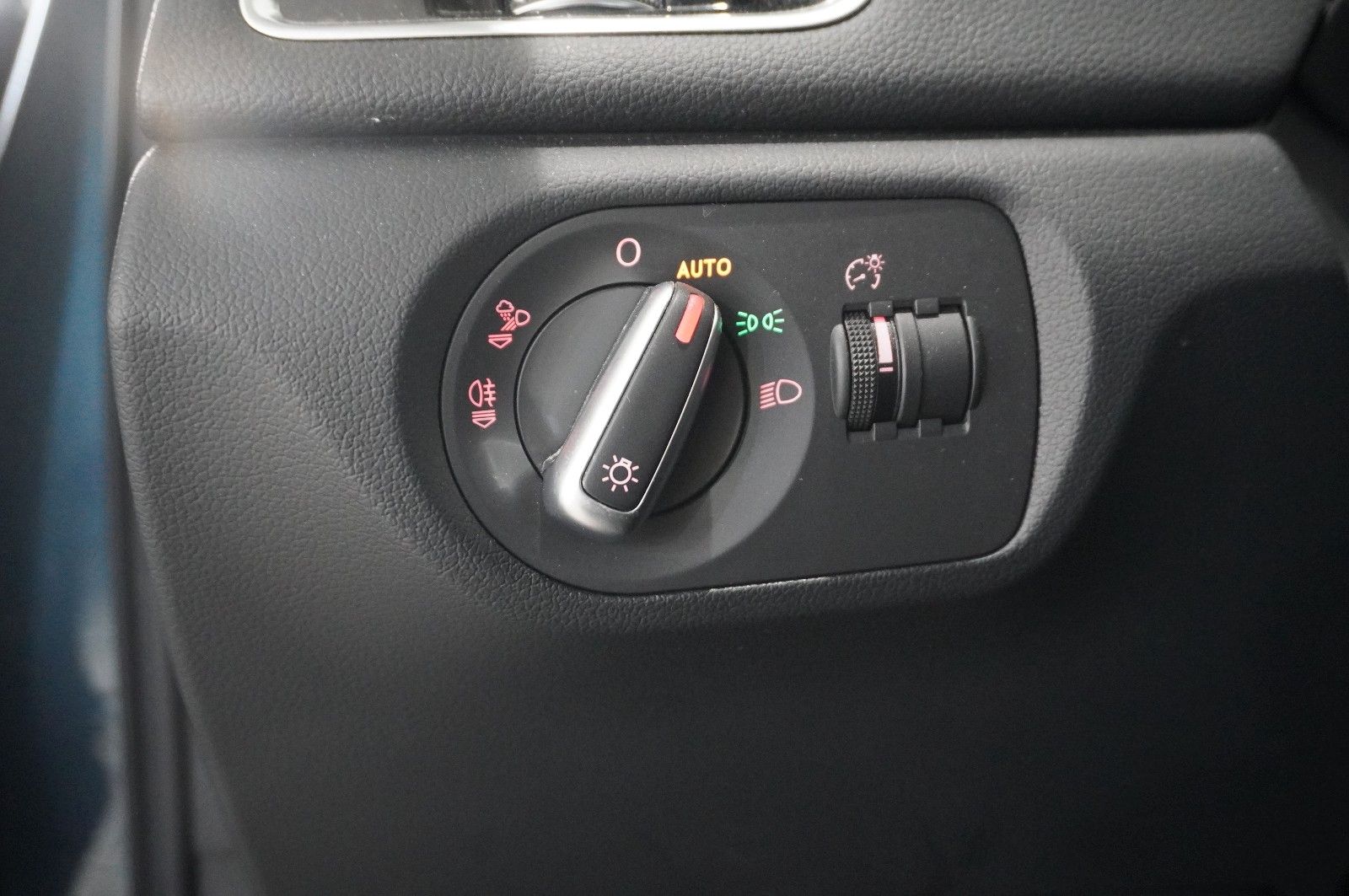 Fahrzeugabbildung Audi Q3 1.4 TFSI ULTRA SPORT NAVI/SHZ/PDC/SPORT/AHK