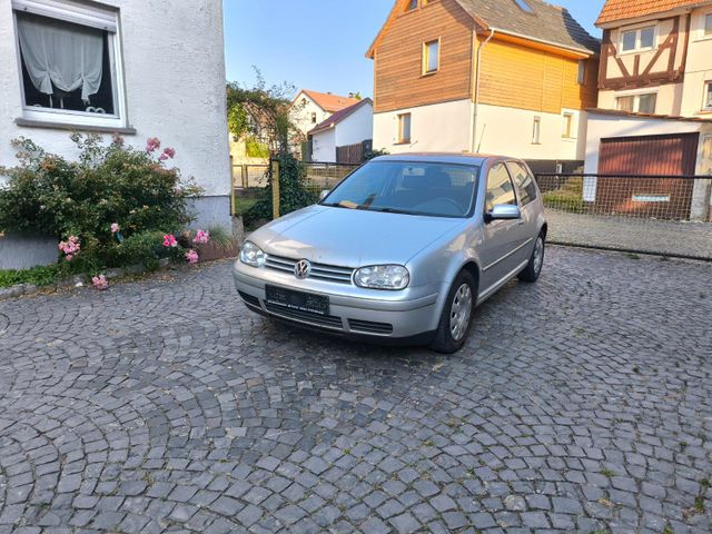 Volkswagen Golf 4 1.6 BJ 2001