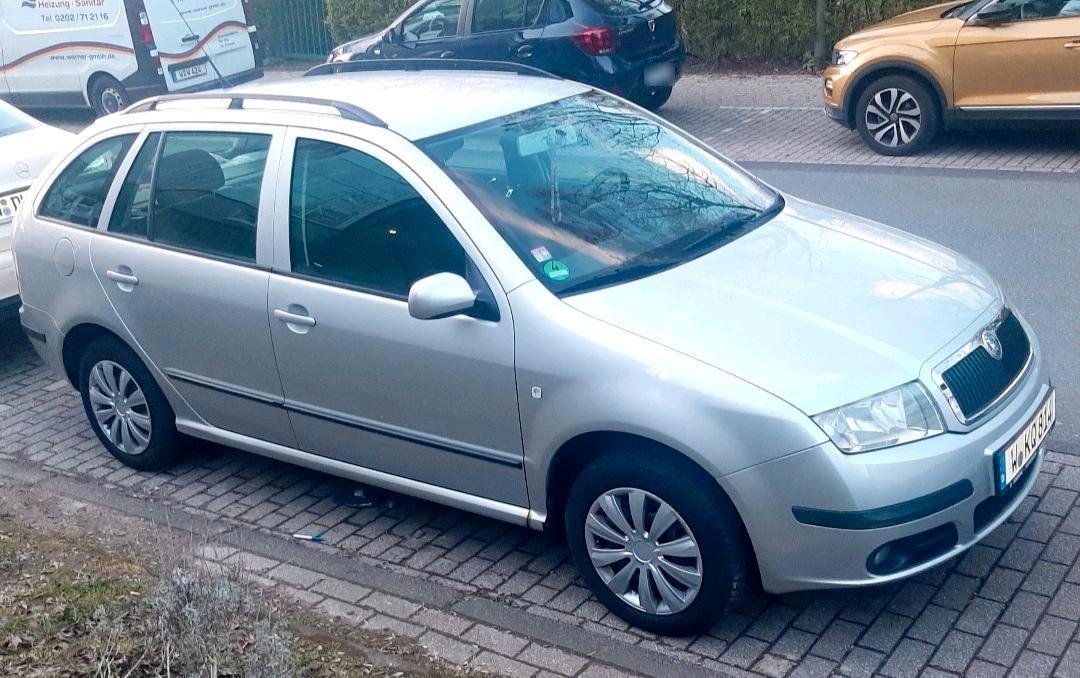 Skoda Fabia 2006 — rear view