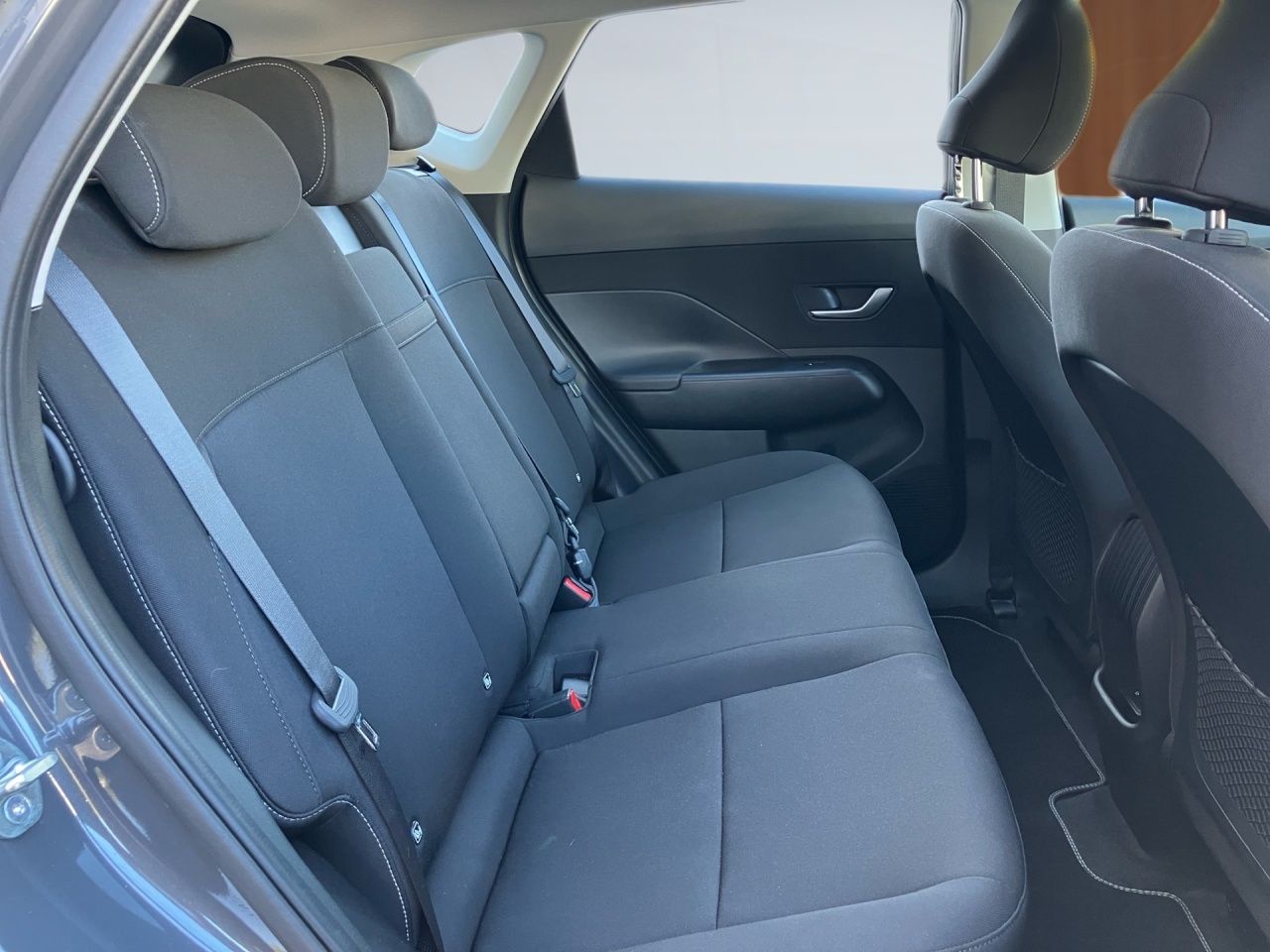 Fahrzeugabbildung Hyundai KONA ADVANTAGE ACC AUT Akustikglas Fernlichtass.
