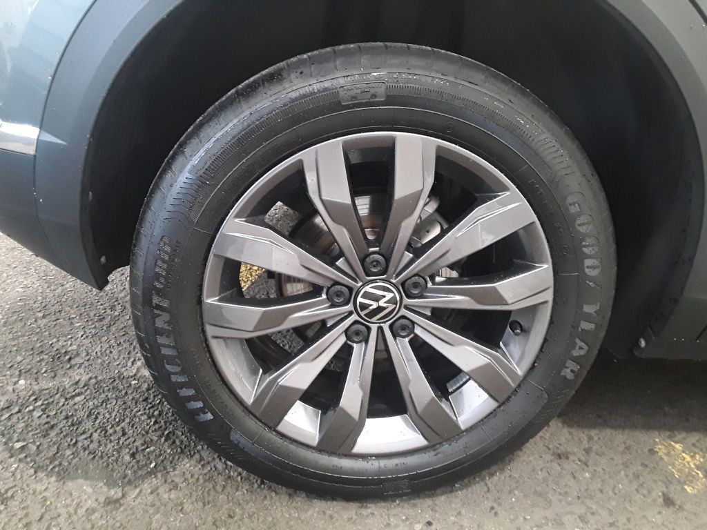 Volkswagen T-Roc Sport 1.5 TSI DSG AHK*Pano*RFK*PDC*Tempo
