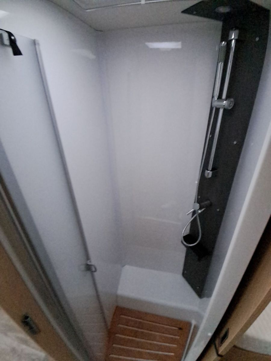 Fahrzeugabbildung Sunlight Adventure T 68C Automatik, Dörr Edition, TV