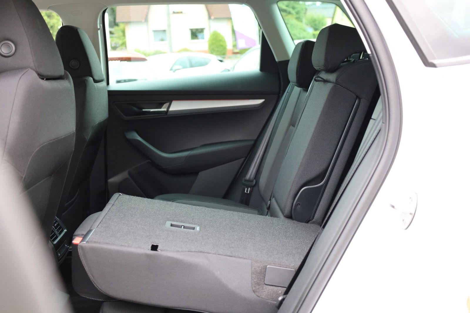 Fahrzeugabbildung SKODA Karoq Ambition 1.5 ACT DSG *Smart Link *SHZ