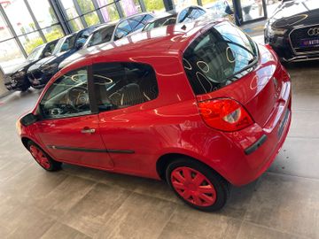 Renault Clio III Dynamique MOTOR- UND GETRIEBSCHADEN