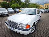 Mercedes-Benz C 180 Lim. KLIMA*SERVO*TÜV 07/27*NUR 95´KM*3.HD - gebrauchte Mercedes-Benz C 180 aus dem Jahr 1995