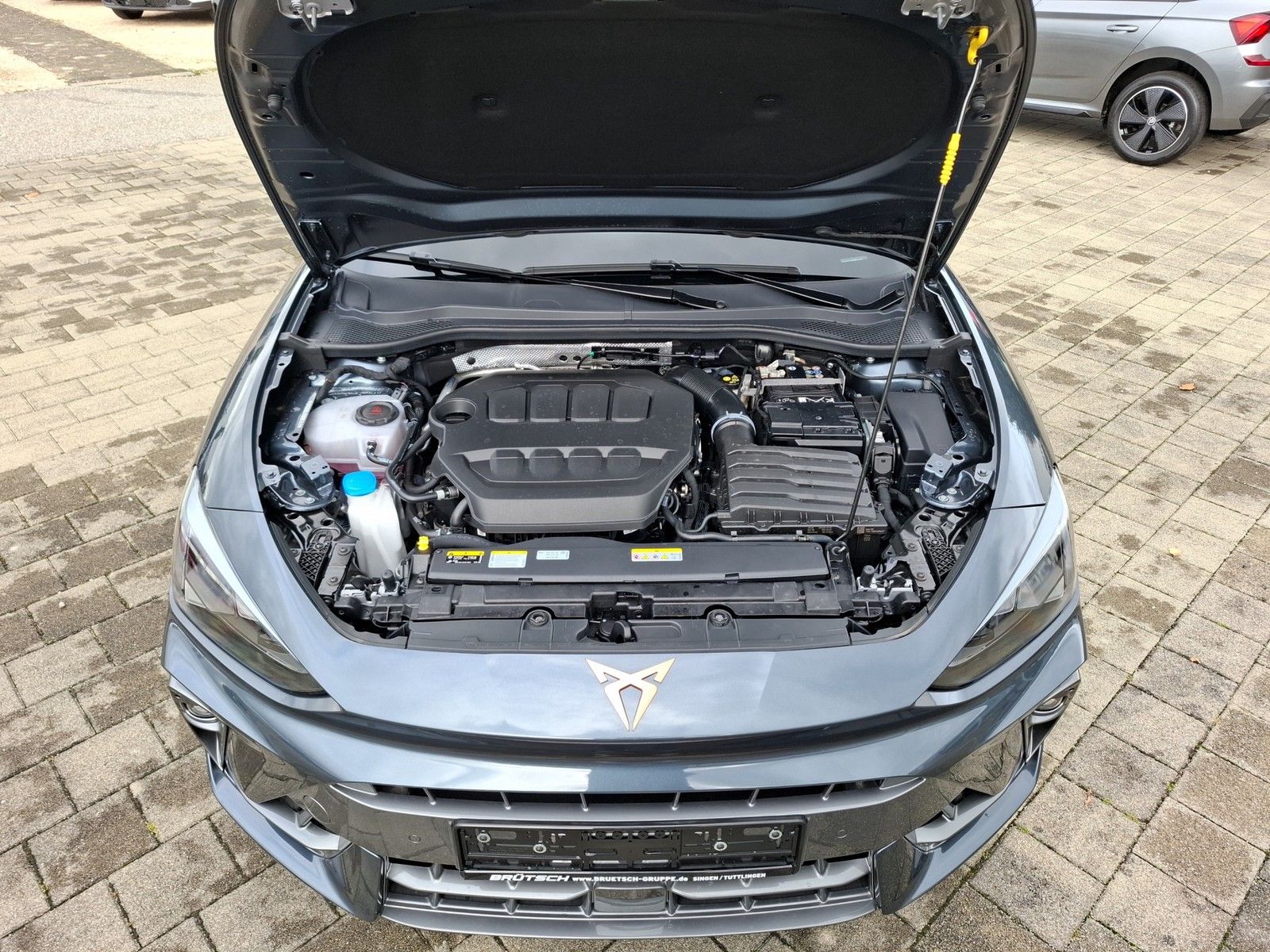 CUPRA Leon VZ 2.0 TSI 4Drive DSG / ACC / AHK/ MATRIX / - Image 17