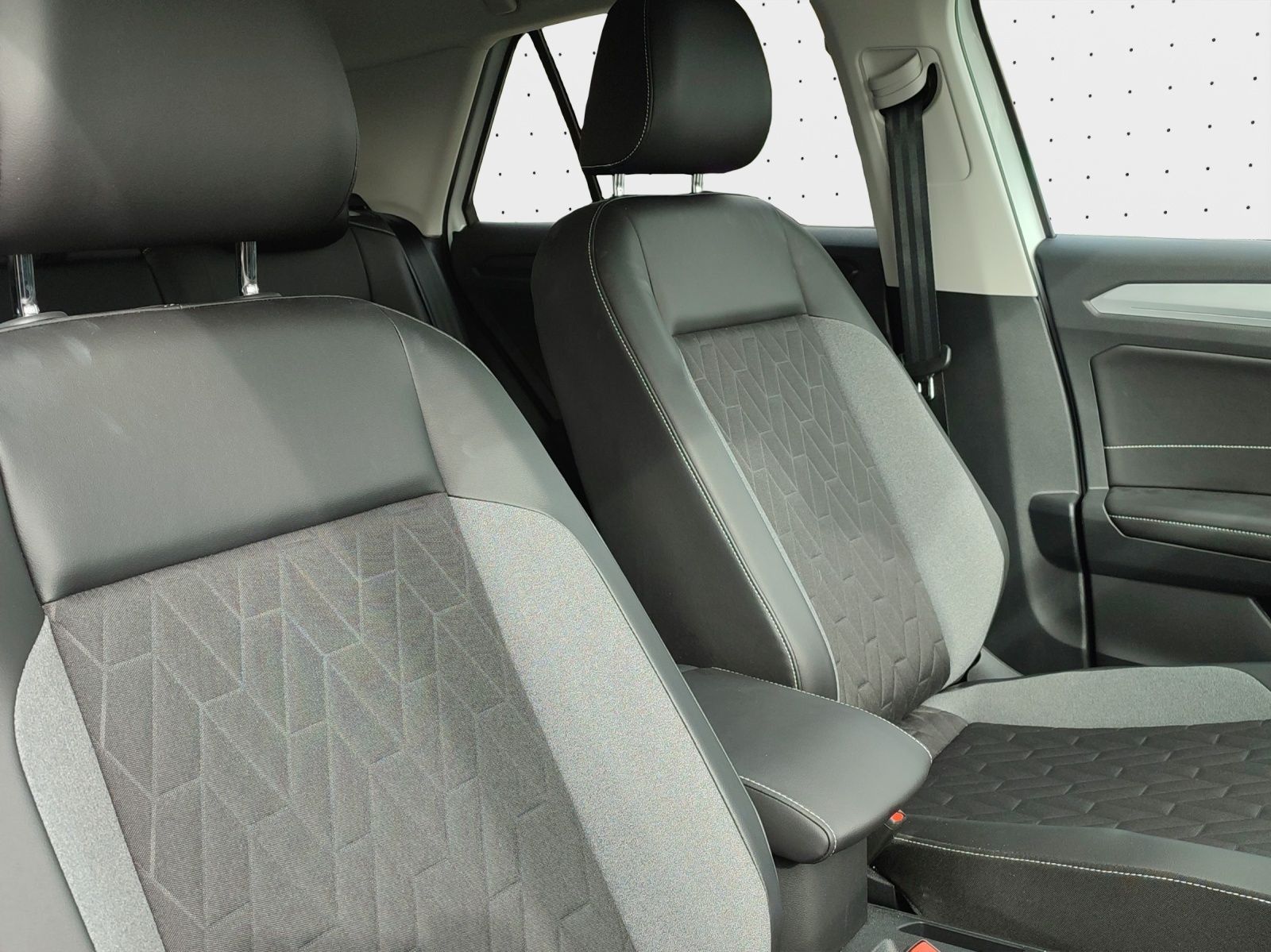 Volkswagen T-Roc - Bild 5