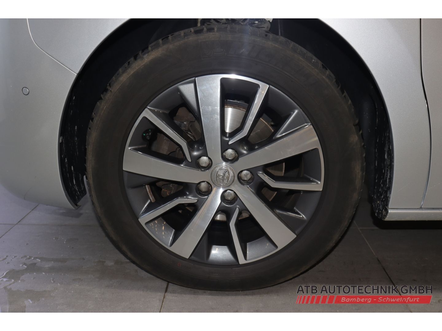 Fahrzeugabbildung Toyota Proace Verso 2.0 l L1 Executive 6-Sitzer