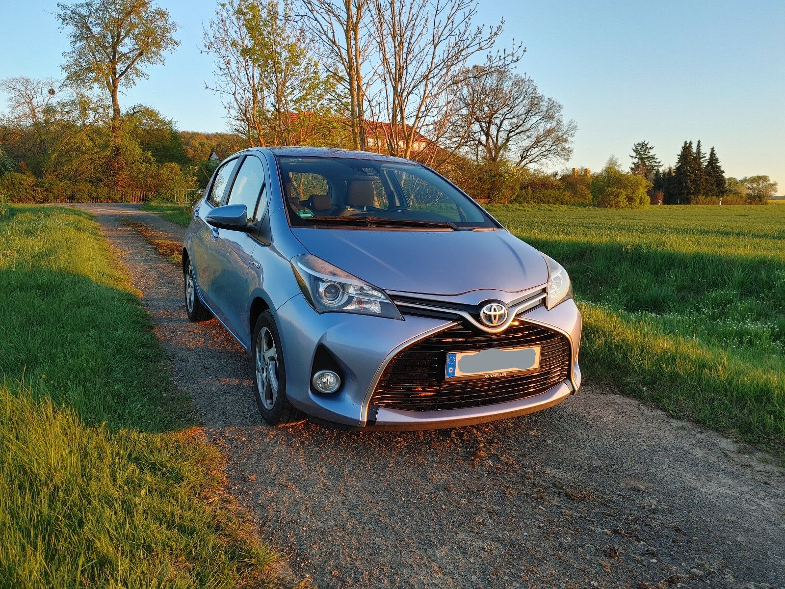 TOYOTA Yaris