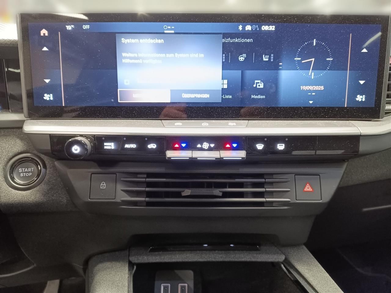 Fahrzeugabbildung Opel Grandland GS MildHybrid 107KW AT//SHZ/LHZ/RKF/Na