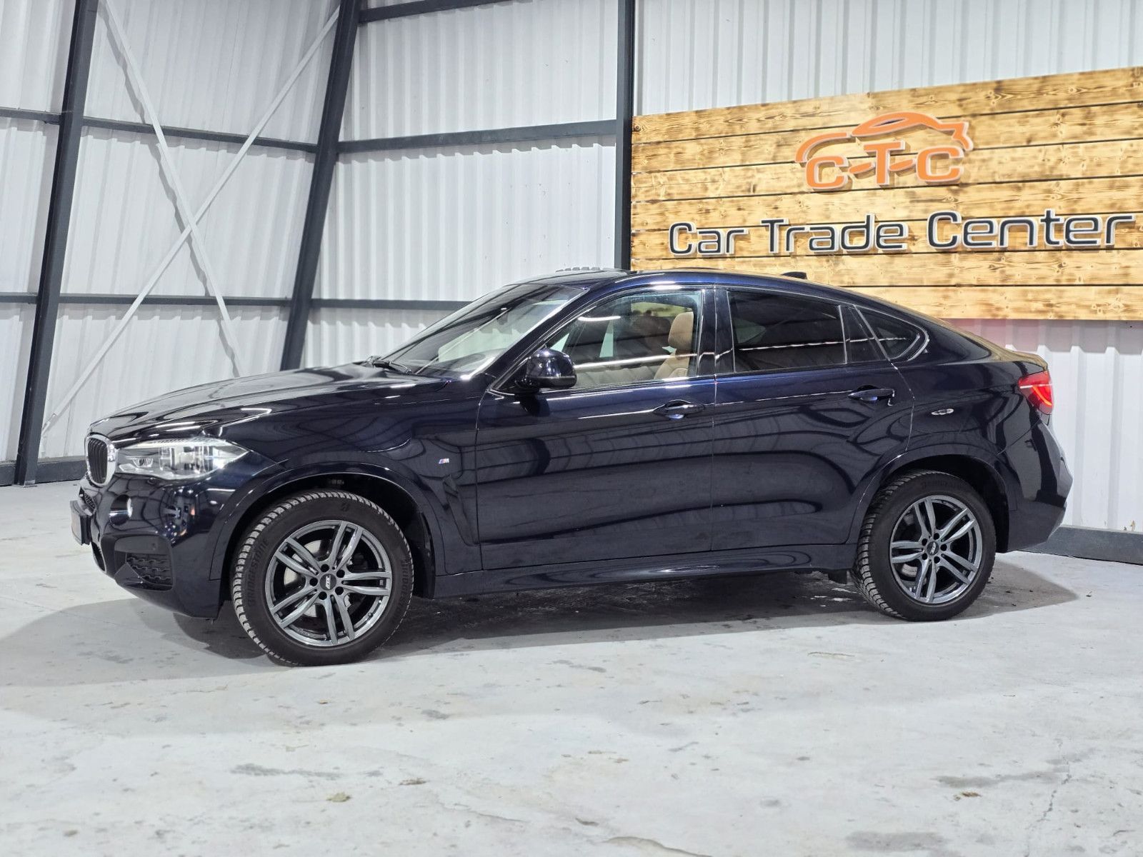 Fahrzeugabbildung BMW X6 xDrive 30d M-Paket/Schiebedach/GARANTIE+TÜV