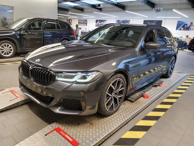 BMW 530 d xDrive Touring M Sport*AHK*HUD*PANORAMA*