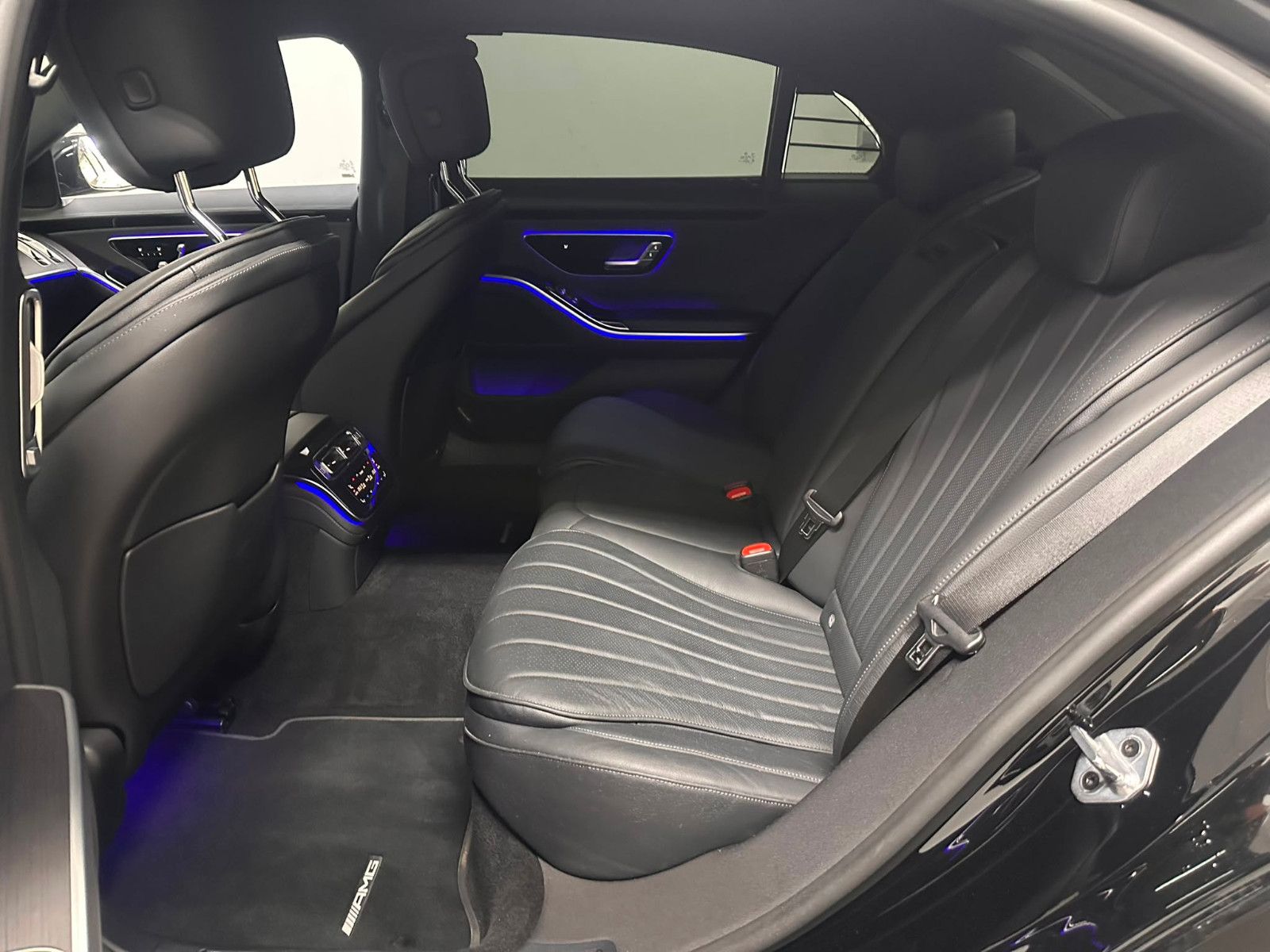 Fahrzeugabbildung Mercedes-Benz S 500 4MATIC L *AMG-LINE*DISTRO*TV*2xKLIMA*KEYGO
