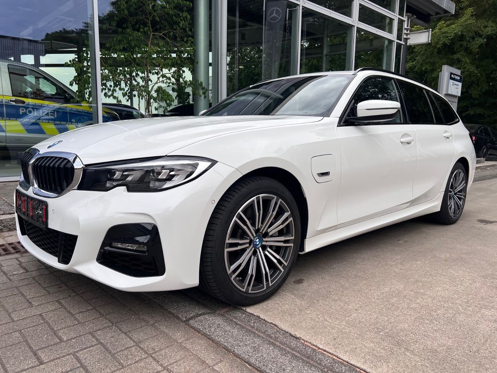 Image of BMW 330