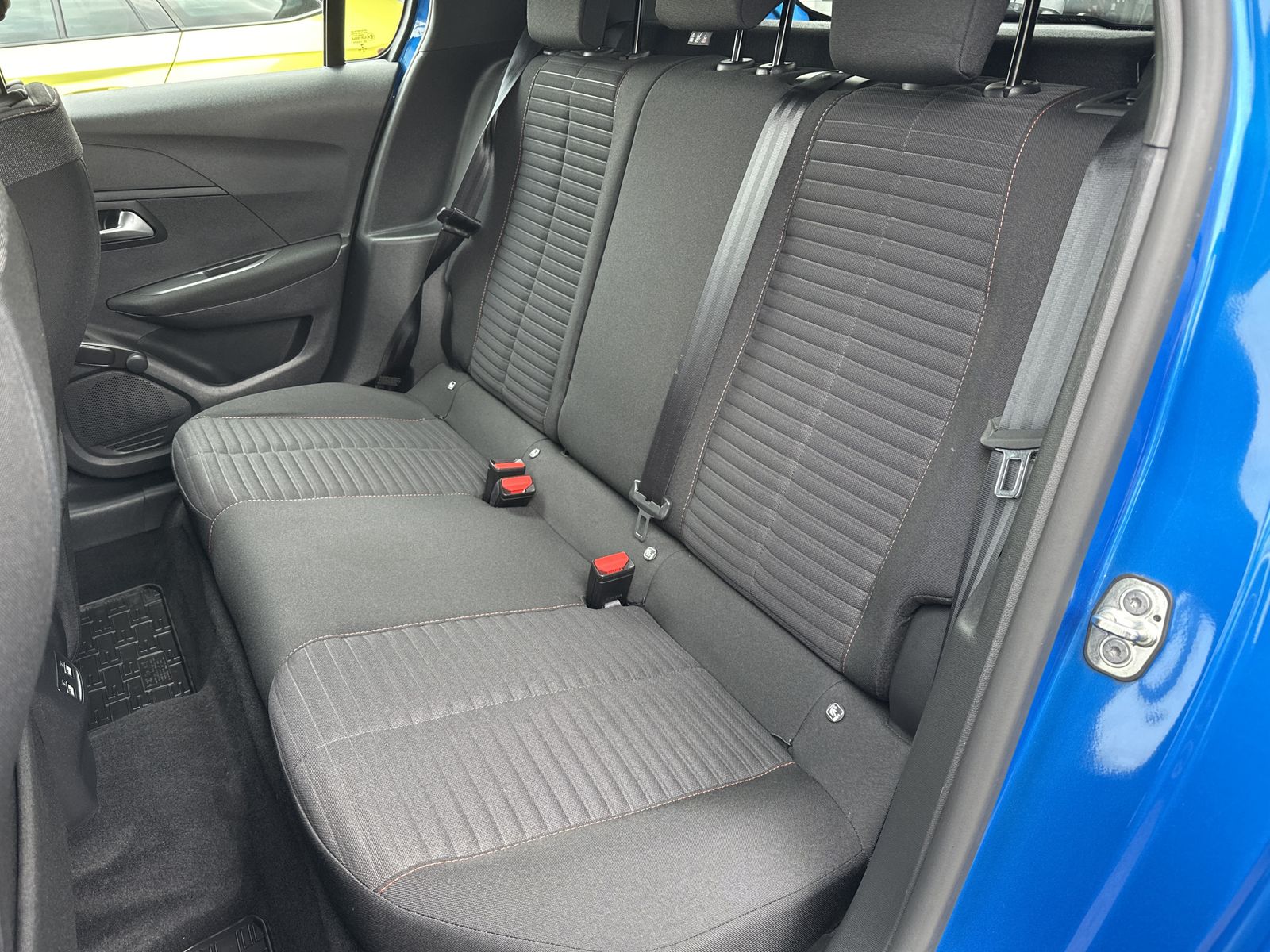 Fahrzeugabbildung Peugeot 208 e Active NAV+LED+DAB+KOMFORT-PAKET+SPURHALTE