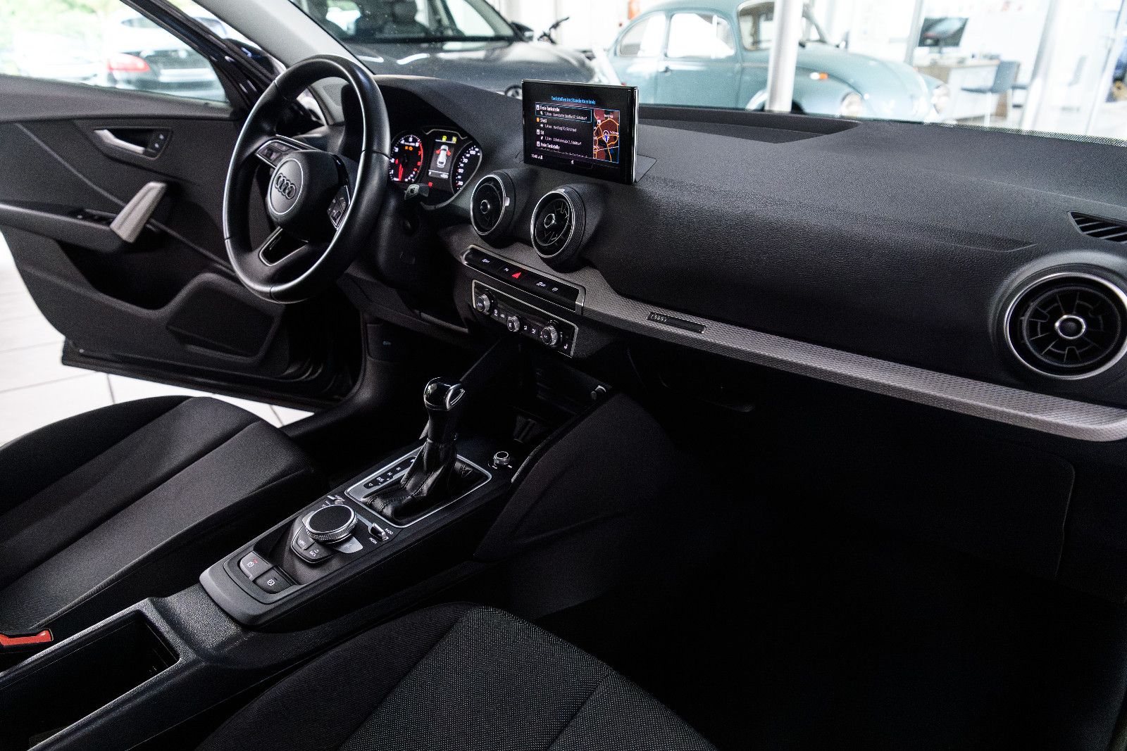Fahrzeugabbildung Audi Q2 35 TFSI S tronic LED/SZH/NAVI