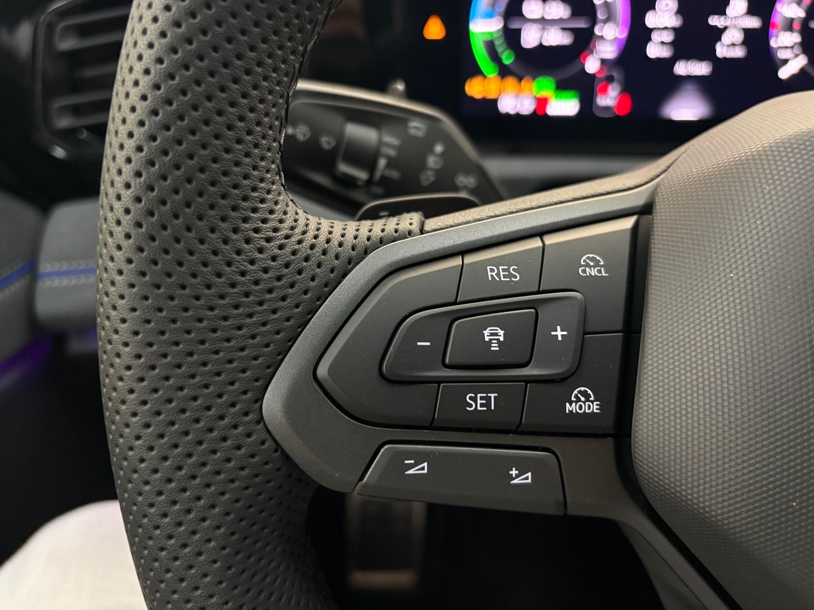 Volkswagen Tiguan - Bild 17