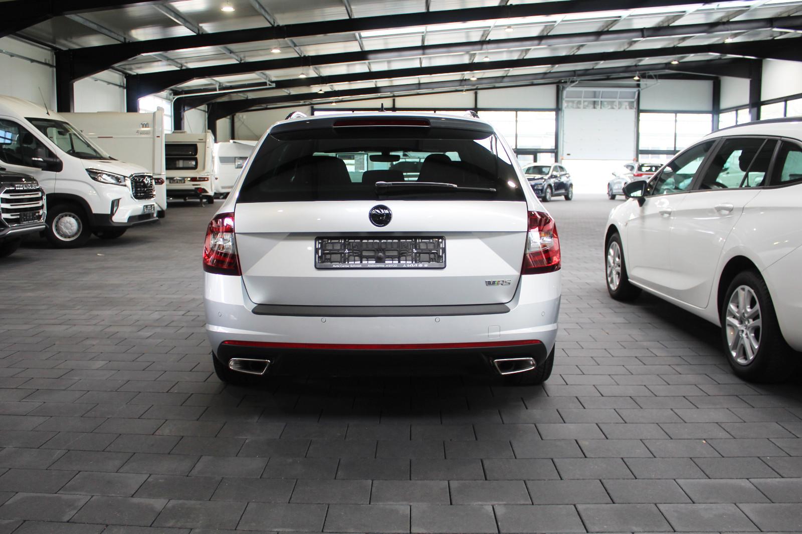 Skoda Octavia Combi 2.0 TSI RS (AHK, Business Paket)