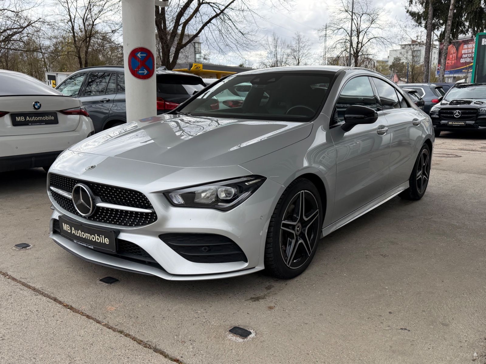 MERCEDES-BENZ CLA 200*AMG-LINE*PANO*ACC*NIGHT-PAKET*KAMERA*