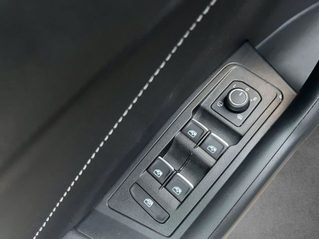 T-Roc R-Line 1.5 TSI DSG, Navi, AHK