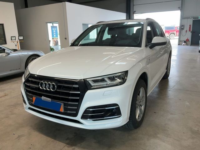 AUDI Q5 55 TFSI e quattro Pano Navi 3Z Klimaaut. Voll