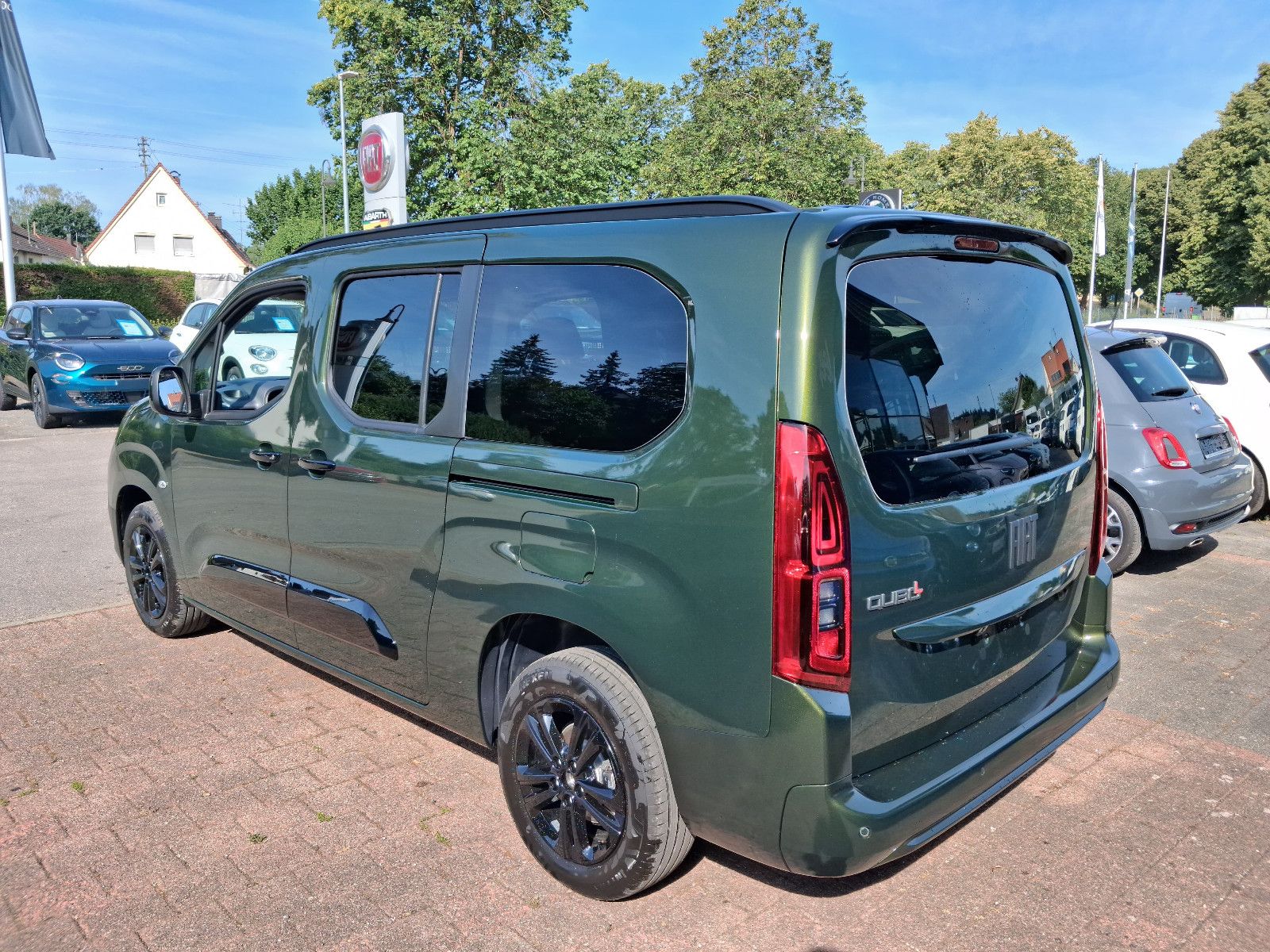 Fahrzeugabbildung Fiat Qubo L 7-Sitzer L2 1.5 Diesel 96 kW Icon