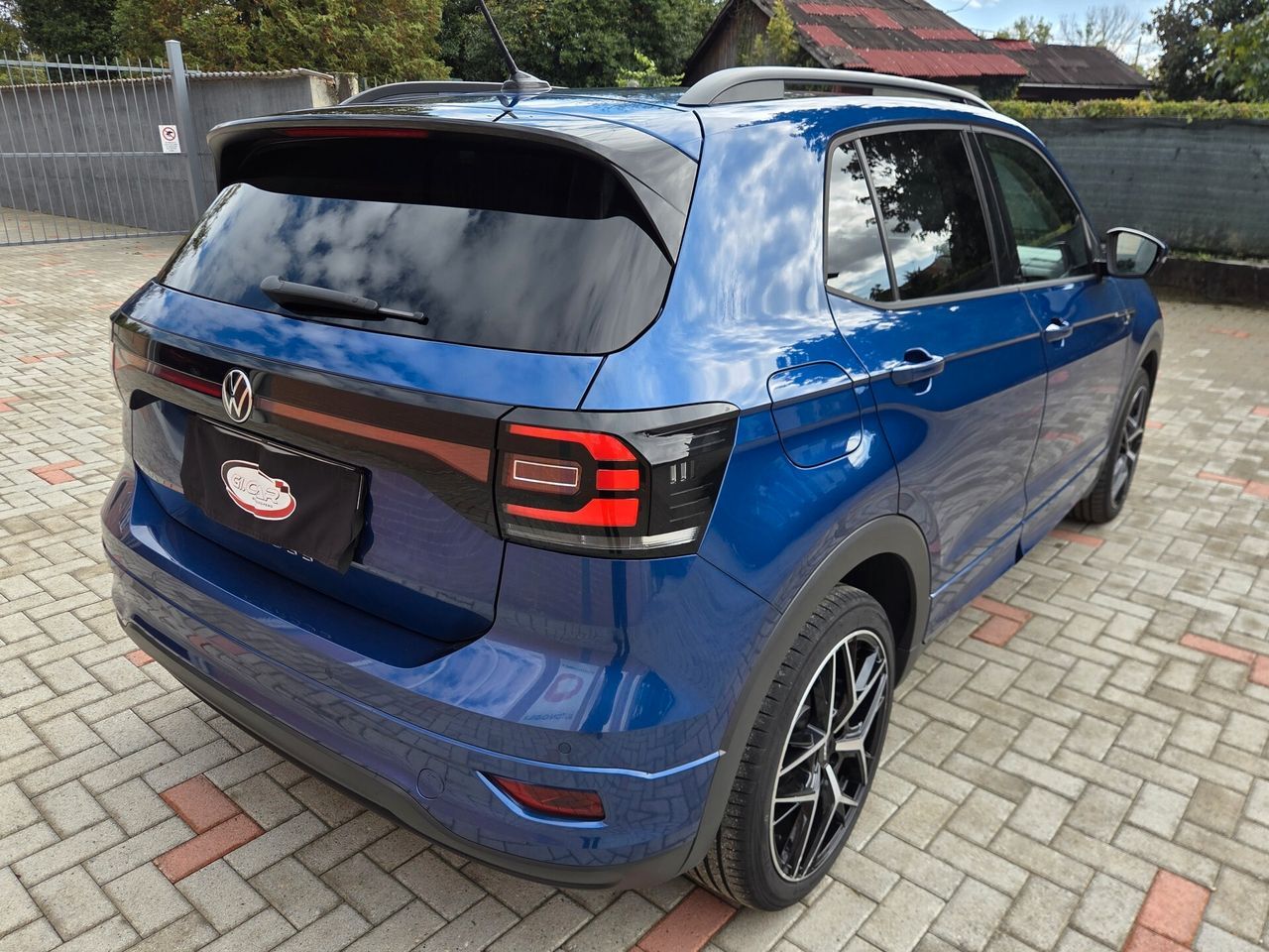 Volkswagen T-Cross 1.0 TSI 110 CV Sport R-Line imagem 3