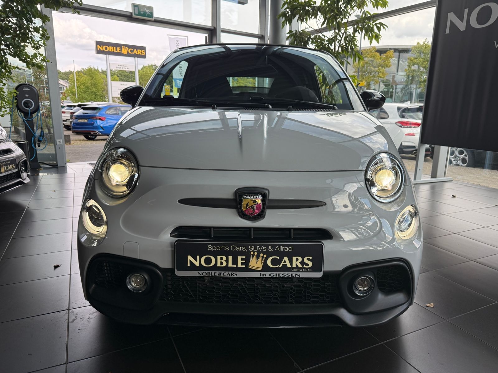 Fahrzeugabbildung Abarth 595C Cabrio Competizione KLIMA NAV PDC Beats