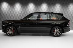 Cullinan BLACK BADGE 2023  BLACK/MANDARIN STARS
