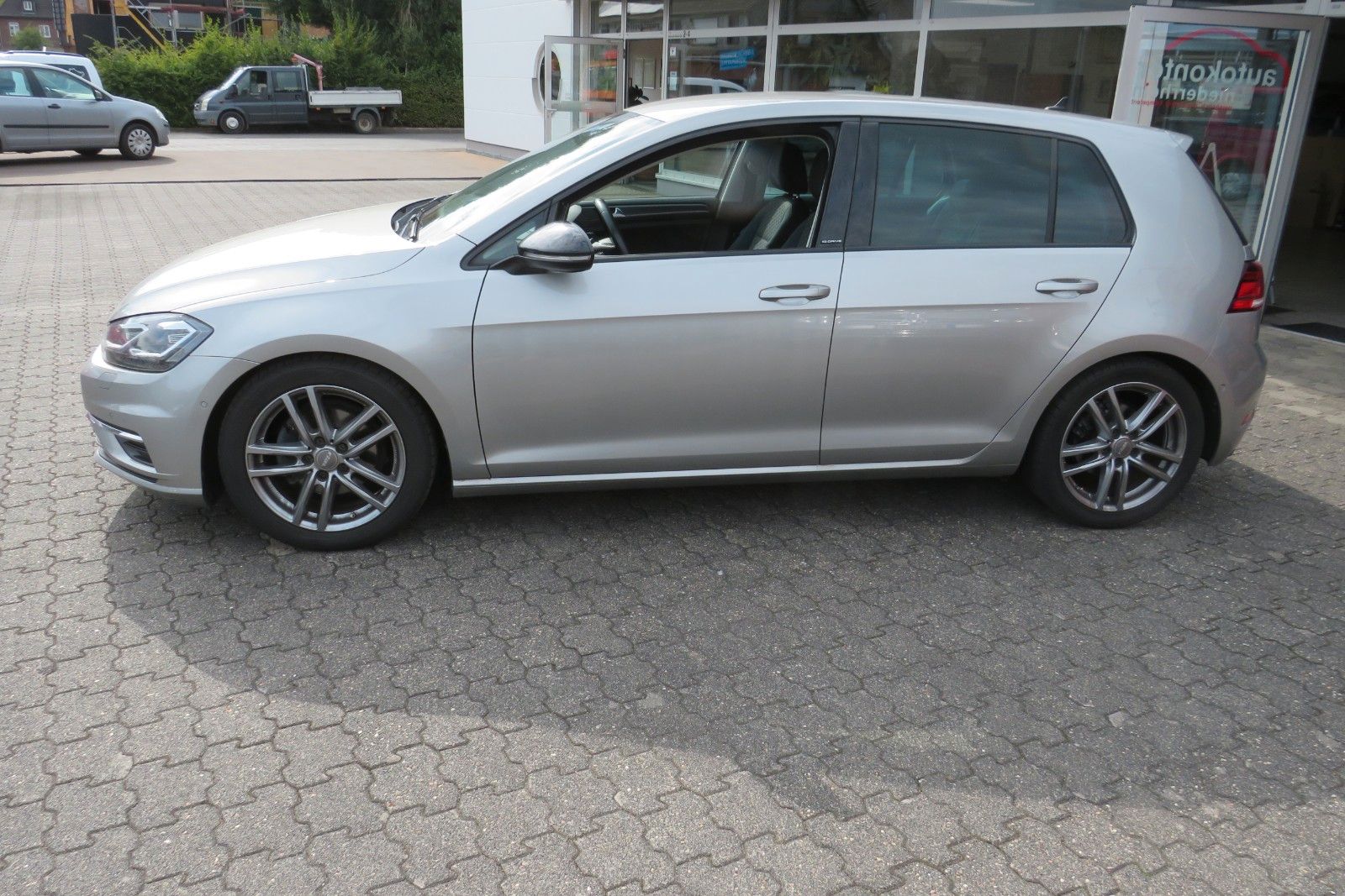 Fahrzeugabbildung Volkswagen Golf TDI IQ.DRIVE ACC NAVI AHK LED SPORTPAKET
