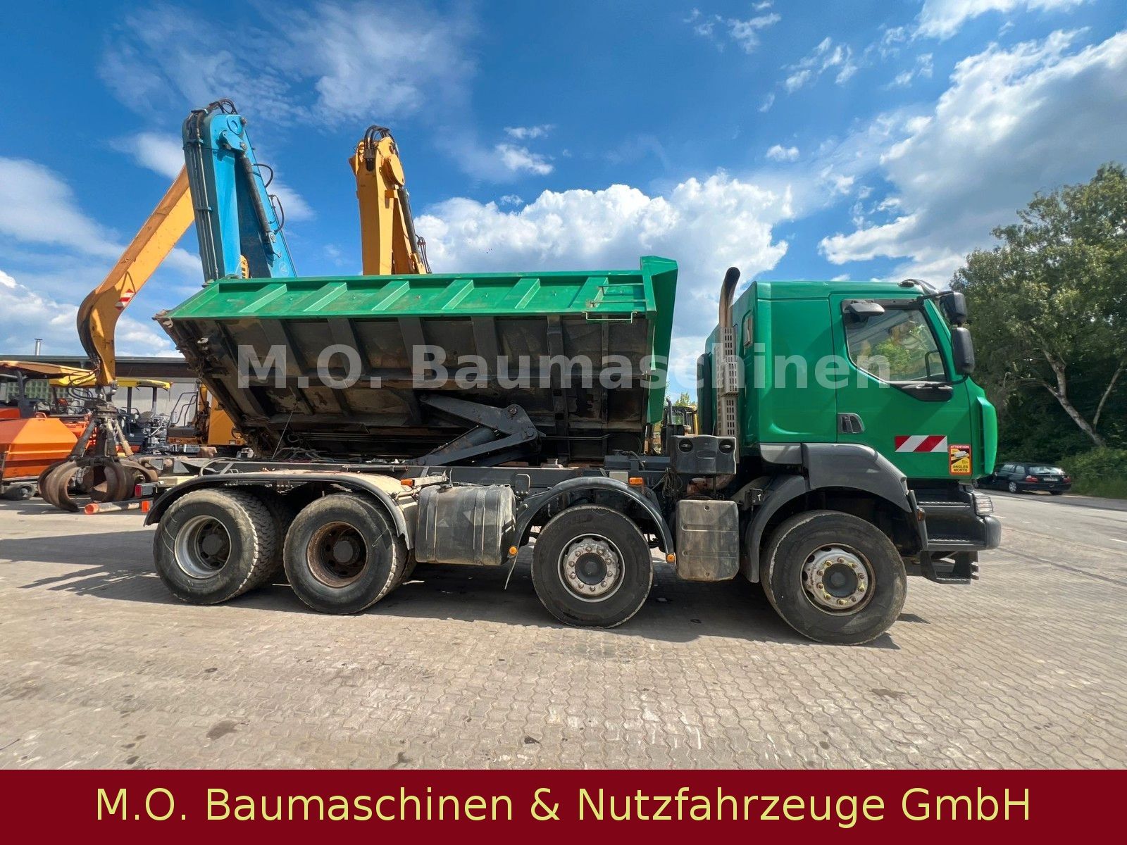 Fahrzeugabbildung Renault Kerax 450.42 / 8x4 / Bordmatik / Blatt/Blatt