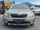 Skoda Octavia Combi Scout 4x4 - 2.0 - Leder - : Beige, Alcantara, Kombi