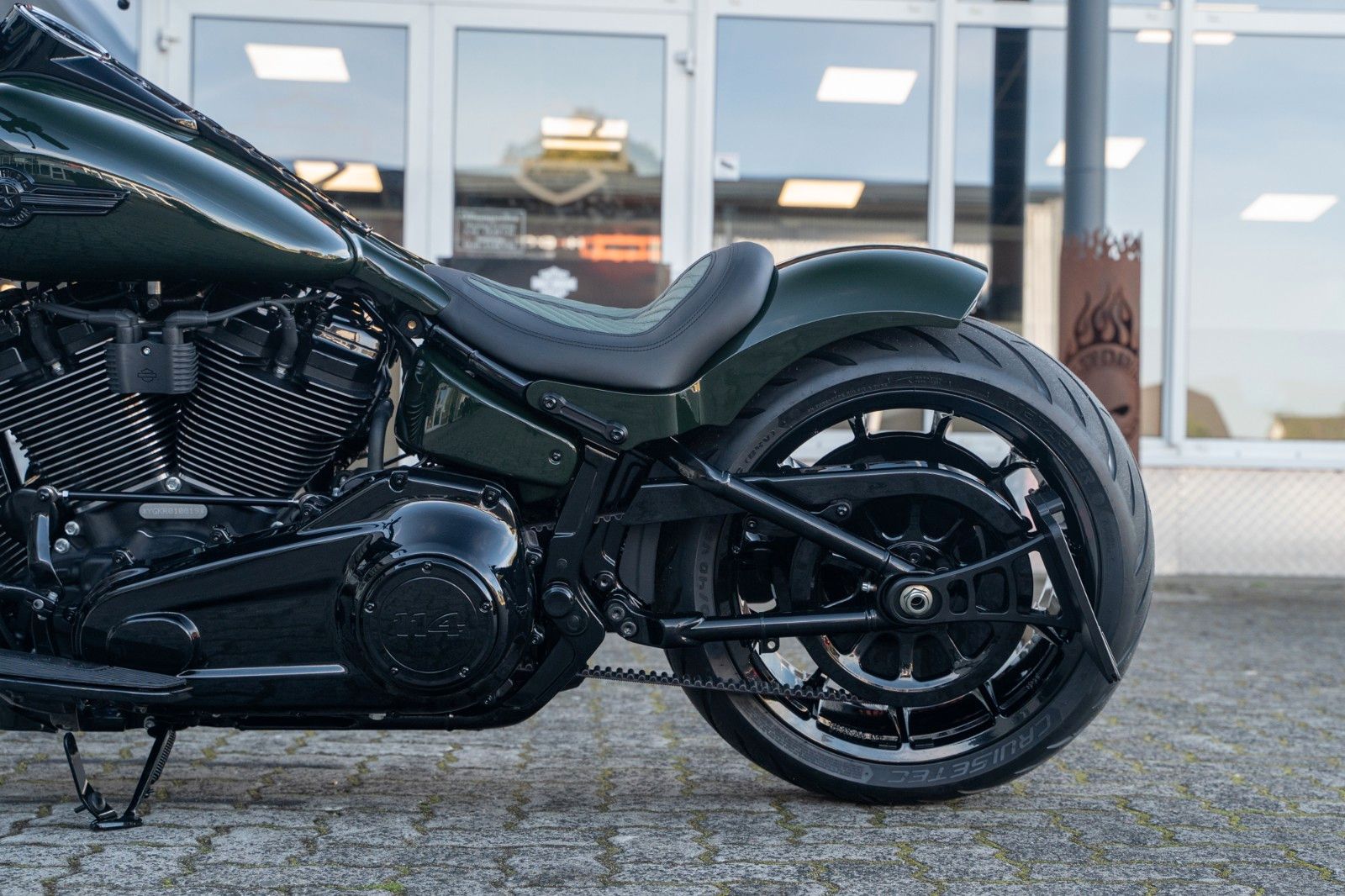 Fahrzeugabbildung Harley-Davidson GREEN DARK FAT BOY FLFBS 114 MY24 -JEKILL&HYDE-