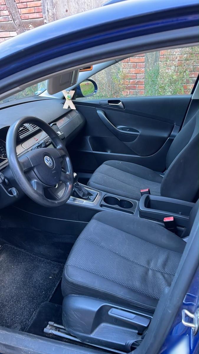 Volkswagen Passat 2009 — photo 12