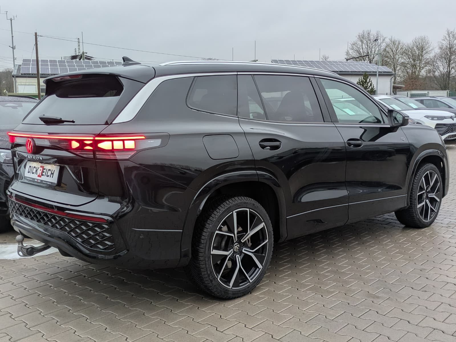 Fahrzeugabbildung Volkswagen Tayron 2.0 TDI 4M R-Line 7Si*MATRIX*AHK*PANO*HUD