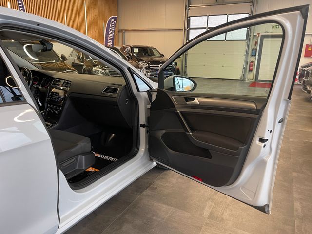 MYAUTOCENTER – Gebraucht- und Jahreswagen mit Werkstattservice in Pfaffenhofen Volkswagen Golf VII Lim. Comfortline BMTStart-Stopp*Klima*