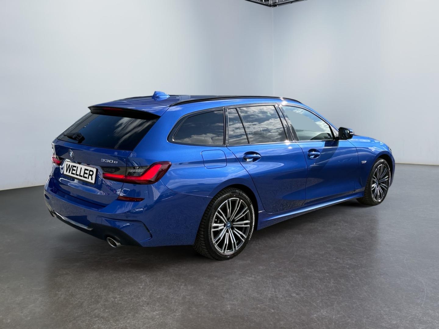 BMW 330 e xDrive M Sport Touring*Laser*Pano*HuD*360°