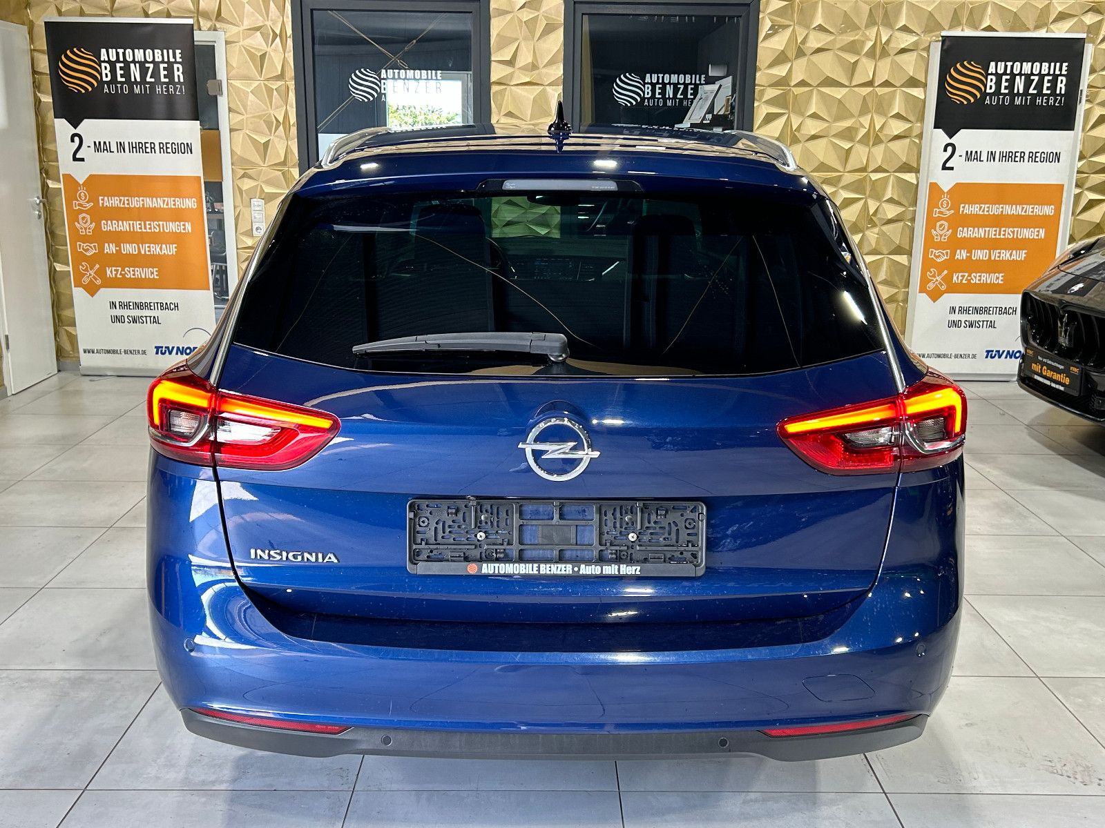 Fahrzeugabbildung Opel Insignia B Sports Tourer Ultimate/8-FACH/APPLE/