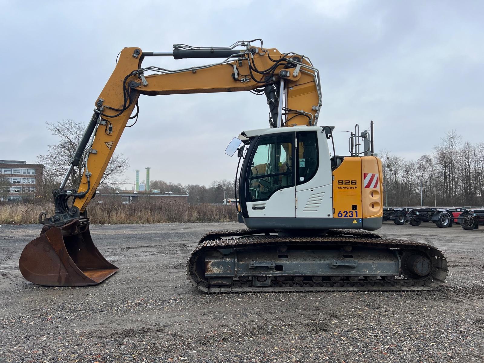 Liebherr R926 Compact Oilquick Topcon 3D System