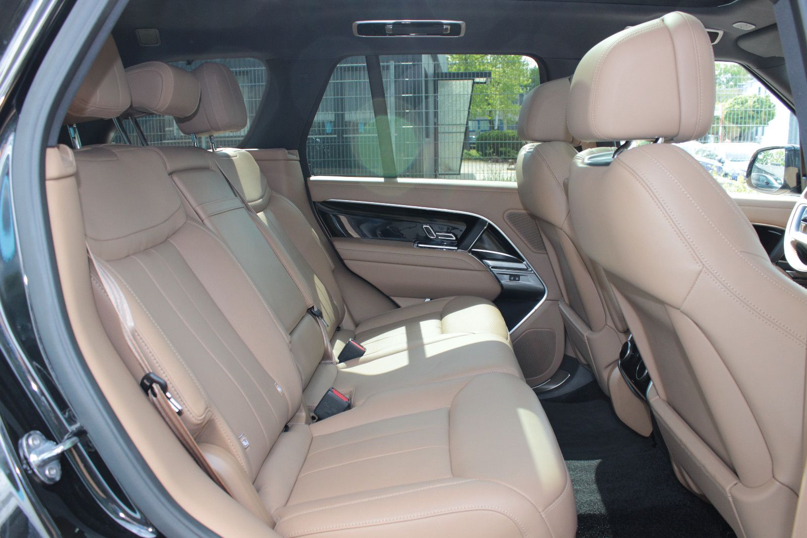 Fahrzeugabbildung Land Rover *MY25* Range Rover P460e HSE Hybrid