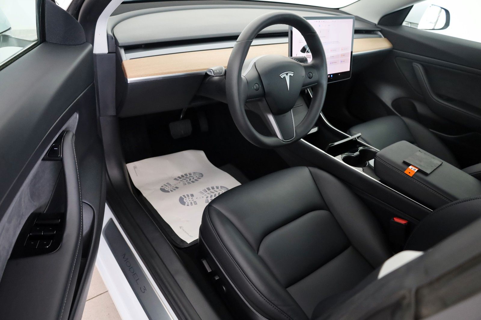 Fahrzeugabbildung Tesla Model 3 Standard Range Plus,Leder,Kamera,SH,Pano