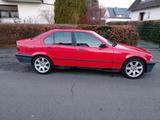 BMW e36 316i - BMW 316 Limousine 316i e36 mit Benzin-Antrieb