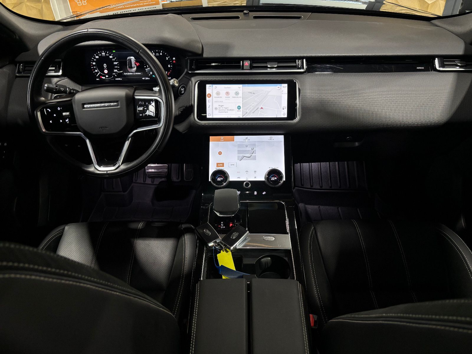 Fahrzeugabbildung Land Rover Range Rover Velar R-Dynamic SE/PANO/MEMORY/APPLE