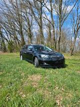 Toyota Avensis 2.2 Diesel  / Xenon/ AHK ab... - Toyota Avensis in Frankfurt (Main)