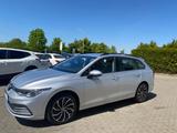 Volkswagen Golf 8 Variant Life 2.0 TDI / DSG / LED/ NAVI/ - Volkswagen Golf: 2.8