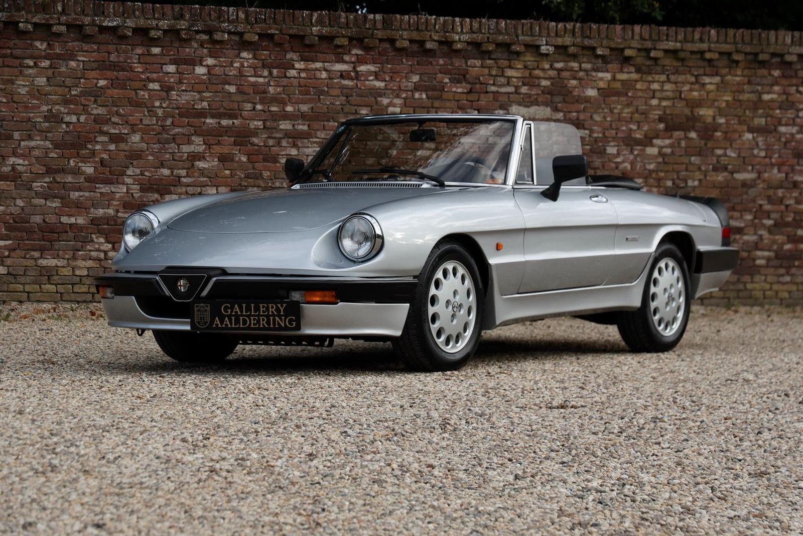 Alfa Romeo Spider 2.0 QV "Argento" The sportive QV - "Quadr