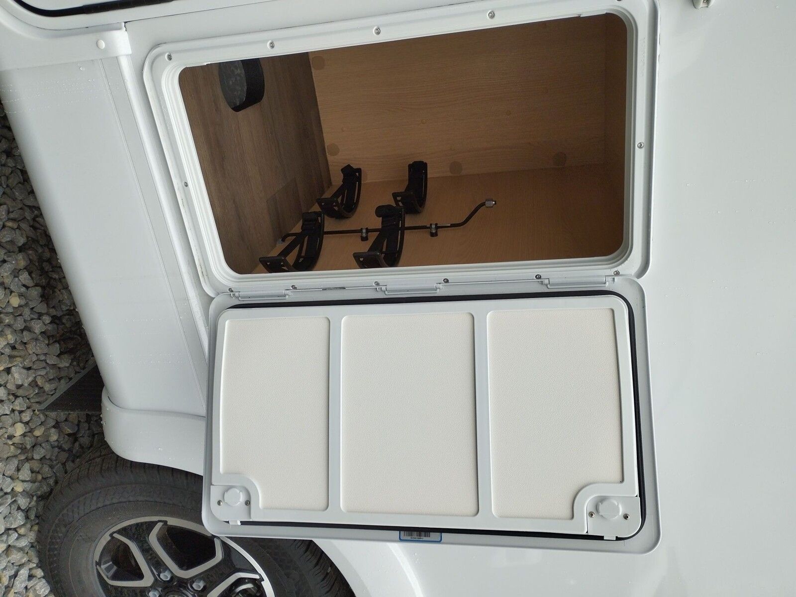 Fahrzeugabbildung Sunlight Adventure T 68C Automatik, Dörr Edition, TV