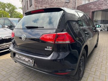 Volkswagen Golf - 6